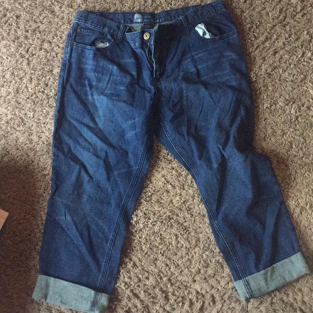 Mossimo Capri